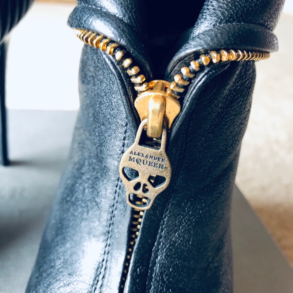 Alexander McQueen  35 1/2 boot - Picture 7 of 7